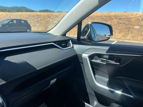 Certified 2025 Toyota RAV4 XLE AWD/4WD image 21