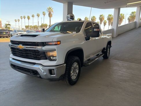 Used 2024 Chevrolet Silverado 2500 LT image 1