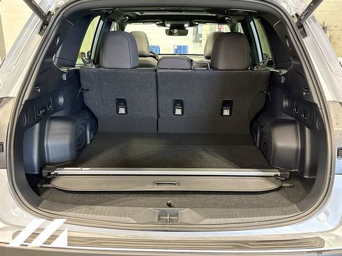 Used 2026 Subaru Forester Premium AWD/4WD image 27