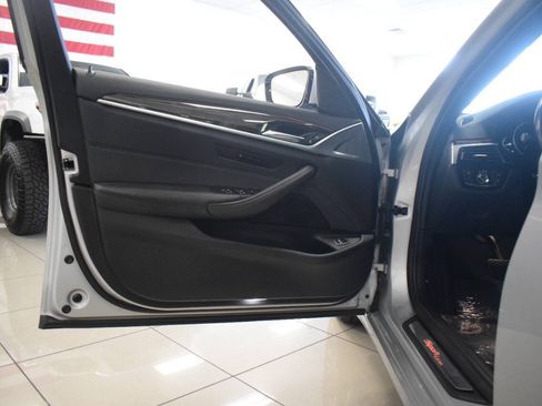 Used 2018 BMW 530i xDrive AWD/4WD image 35