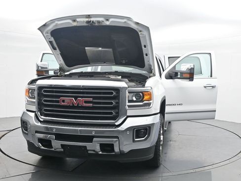 Used 2018 GMC Sierra 2500 SLT w/ Duramax Plus Package AWD/4WD image 36