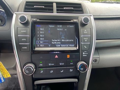 Used 2017 Toyota Camry LE w/ Moonroof Package FWD image 17