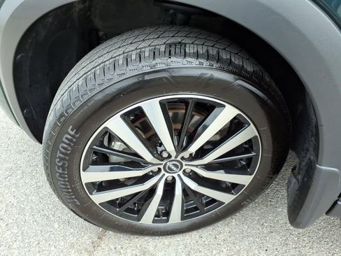 Certified 2025 Nissan Pathfinder Platinum w/ Cargo Package FWD image 3