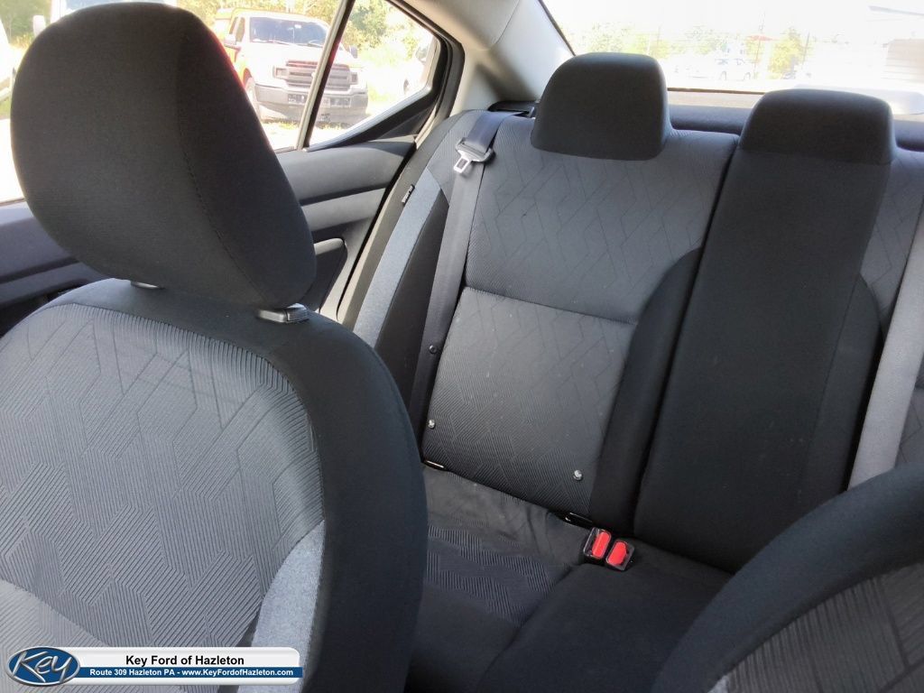 Used 2025 Nissan Versa SV FWD image 33