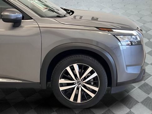 Used 2023 Nissan Pathfinder Platinum AWD/4WD image 5