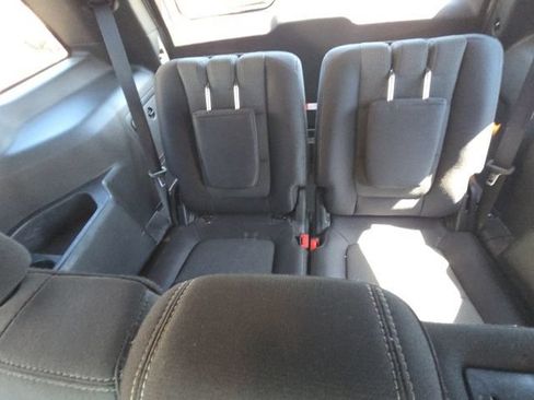 Used 2018 Ford Explorer XLT AWD/4WD image 14