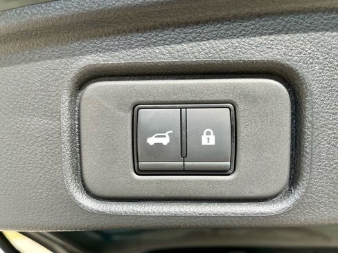 Used 2025 Nissan Pathfinder SL image 23