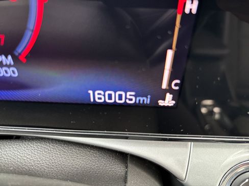 Used 2025 Chevrolet Trax LT image 38