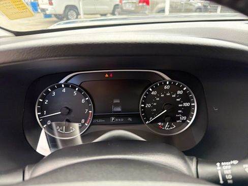 Used 2024 Nissan Frontier SV w/ SV Convenience Package image 23