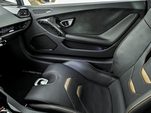 Used 2022 Lamborghini Huracan EVO RWD image 35
