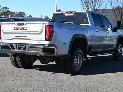 Used 2021 GMC Sierra 3500 SLT w/ SLT Convenience Package image 11