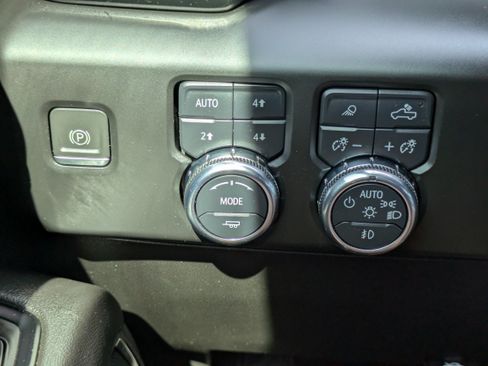 Used 2023 GMC Sierra 1500 AT4 w/ AT4 Premium Package AWD/4WD image 37
