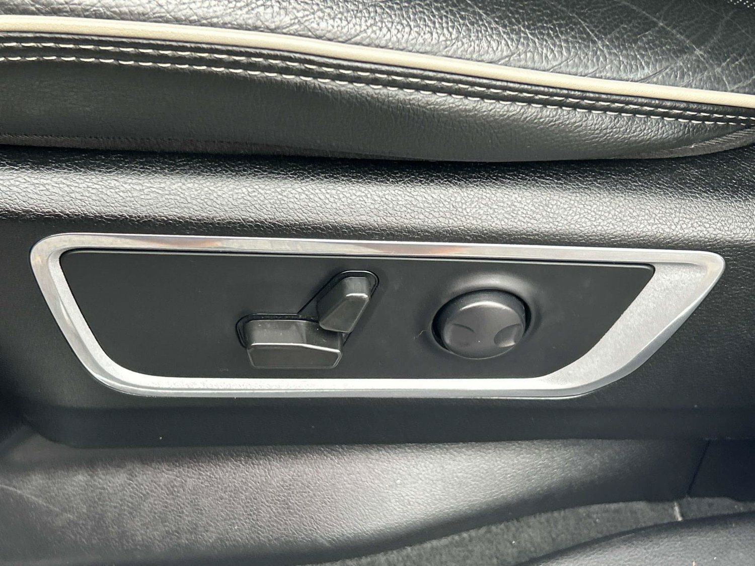Used 2022 RAM 1500 Laramie AWD/4WD image 32