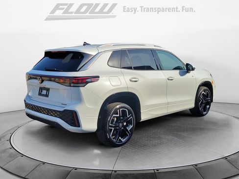 New 2026 Volkswagen Tiguan SEL R-Line image 7