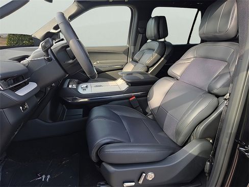 New 2025 Lincoln Navigator L Reserve w/ Jet Appearance Package image 10