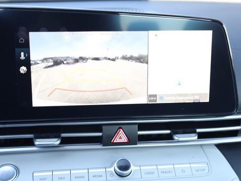 Used 2025 Hyundai Elantra Limited w/ Cargo Package image 18