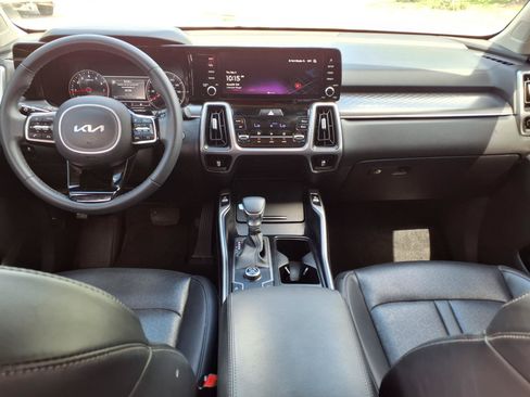 Used 2023 Kia Sorento S FWD image 7