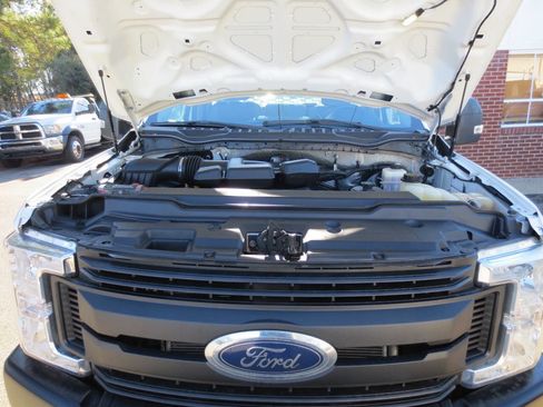 Used 2018 Ford F350 XL w/ Power Equipment Group image 4