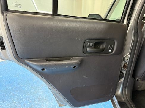 Used 2000 Jeep Cherokee Sport image 31