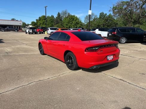 Used 2023 Dodge Charger SXT image 3