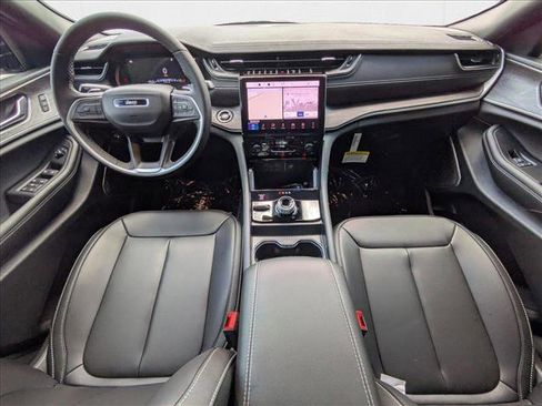 New 2025 Jeep Grand Cherokee Limited w/ Trailer Tow Package image 15