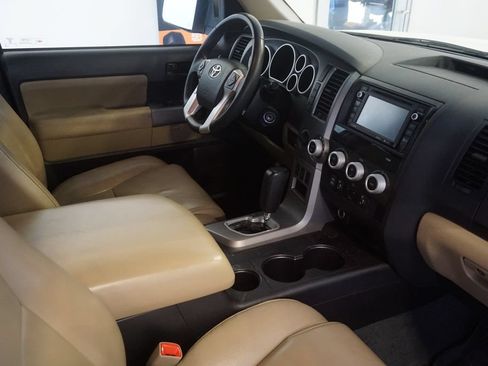 Used 2017 Toyota Sequoia SR5 w/ Premium Package AWD/4WD image 25