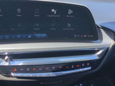 Certified 2024 Cadillac Lyriq Luxury image 12