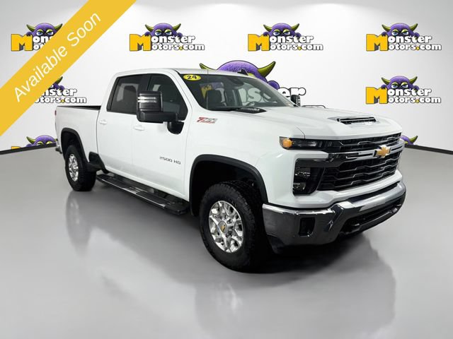 Used 2024 Chevrolet Silverado 2500 LT AWD/4WD image 3