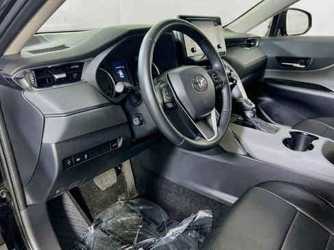 Used 2022 Toyota Venza LE AWD/4WD image 9