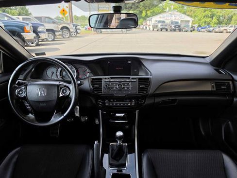 Used 2016 Honda Accord Sport image 18