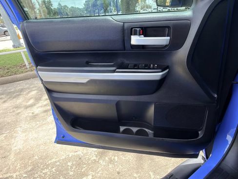 Used 2020 Toyota Tundra SR5 w/ SR5 Leather Package RWD image 27