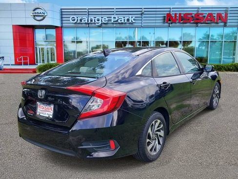 Used 2018 Honda Civic EX image 2
