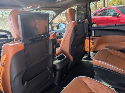 New 2026 Chrysler Pacifica Pinnacle image 25
