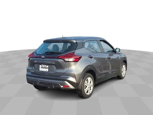 Used 2023 Nissan Kicks S image 8