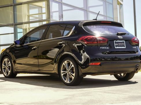 Used 2016 Kia Forte EX w/ EX Premium Technology Package FWD image 10