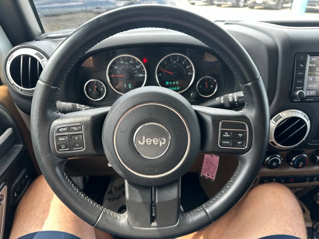 Used 2017 Jeep Wrangler Rubicon w/ Connectivity Group AWD/4WD image 17