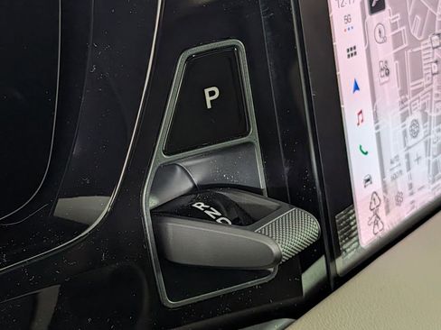 New 2026 Porsche Macan 4 Electric image 36