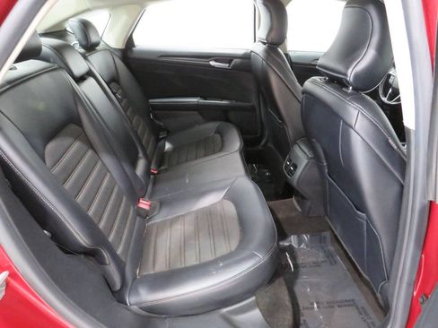 Used 2018 Ford Fusion SE w/ Equipment Group 201A FWD image 11