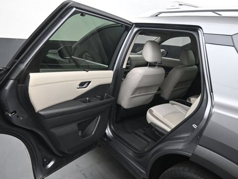 Used 2022 Nissan Pathfinder SL w/ SL Premium Package AWD/4WD image 14