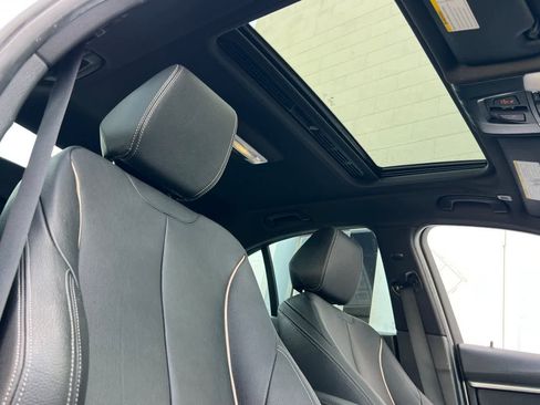 Used 2017 BMW 330i Sedan RWD image 19