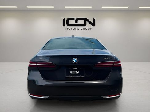 Used 2026 BMW 530i xDrive AWD/4WD image 4