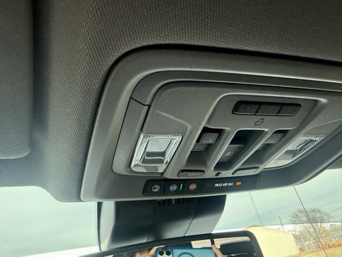 Used 2025 GMC Sierra 1500 SLT w/ SLT Premium Plus Package image 19