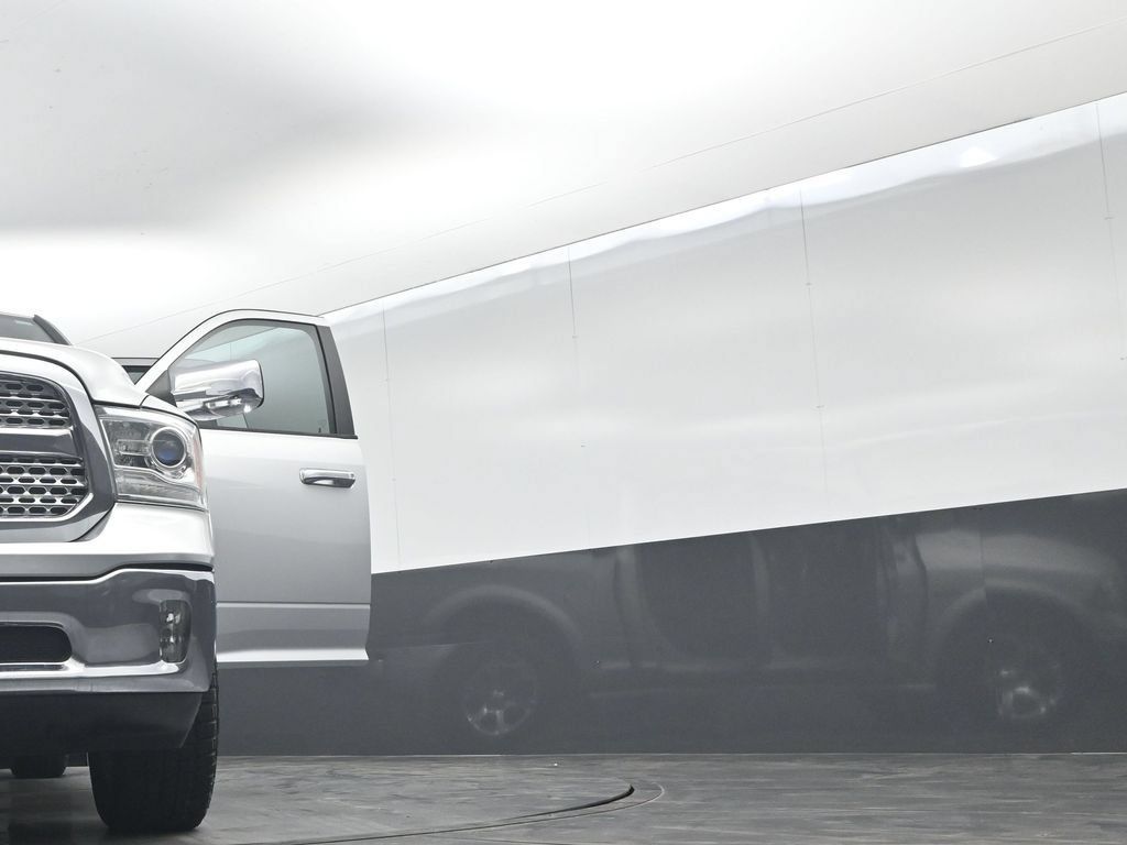 Used 2018 RAM 1500 Laramie RWD image 69
