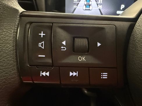 Used 2025 Nissan Kicks S FWD image 18