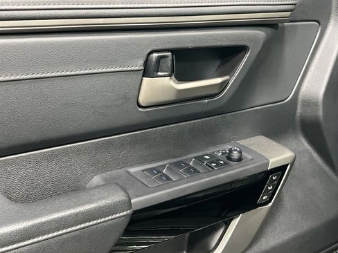 Used 2023 Toyota Tundra Limited image 13