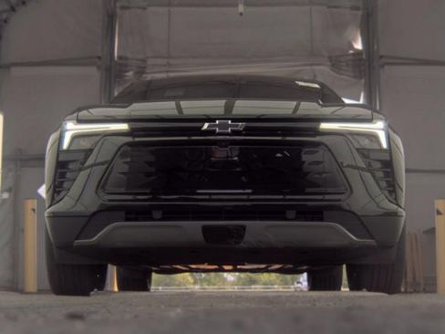 Used 2024 Chevrolet Blazer EV LT AWD/4WD image 3