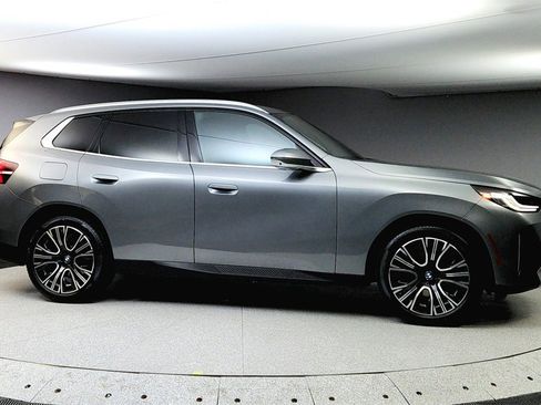 Used 2025 BMW X3 xDrive30i w/ Premium Package image 8