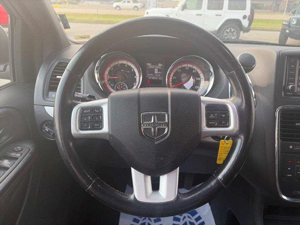Used 2019 Dodge Grand Caravan GT w/ Safety Sphere Group FWD image 14