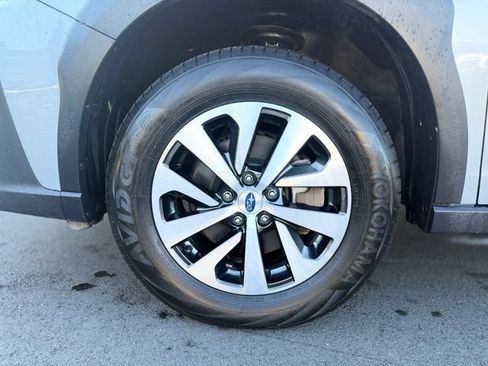 Used 2023 Subaru Outback Premium AWD/4WD image 28