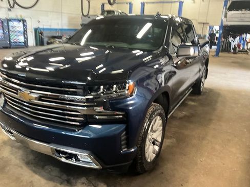 Used 2022 Chevrolet Silverado 1500 High Country w/ Z71 Off-Road Package AWD/4WD image 30